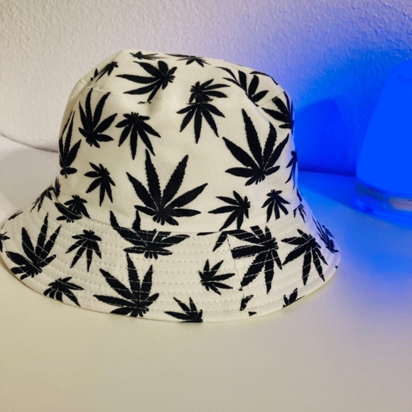 Bucket hat - Picture 2 of 2